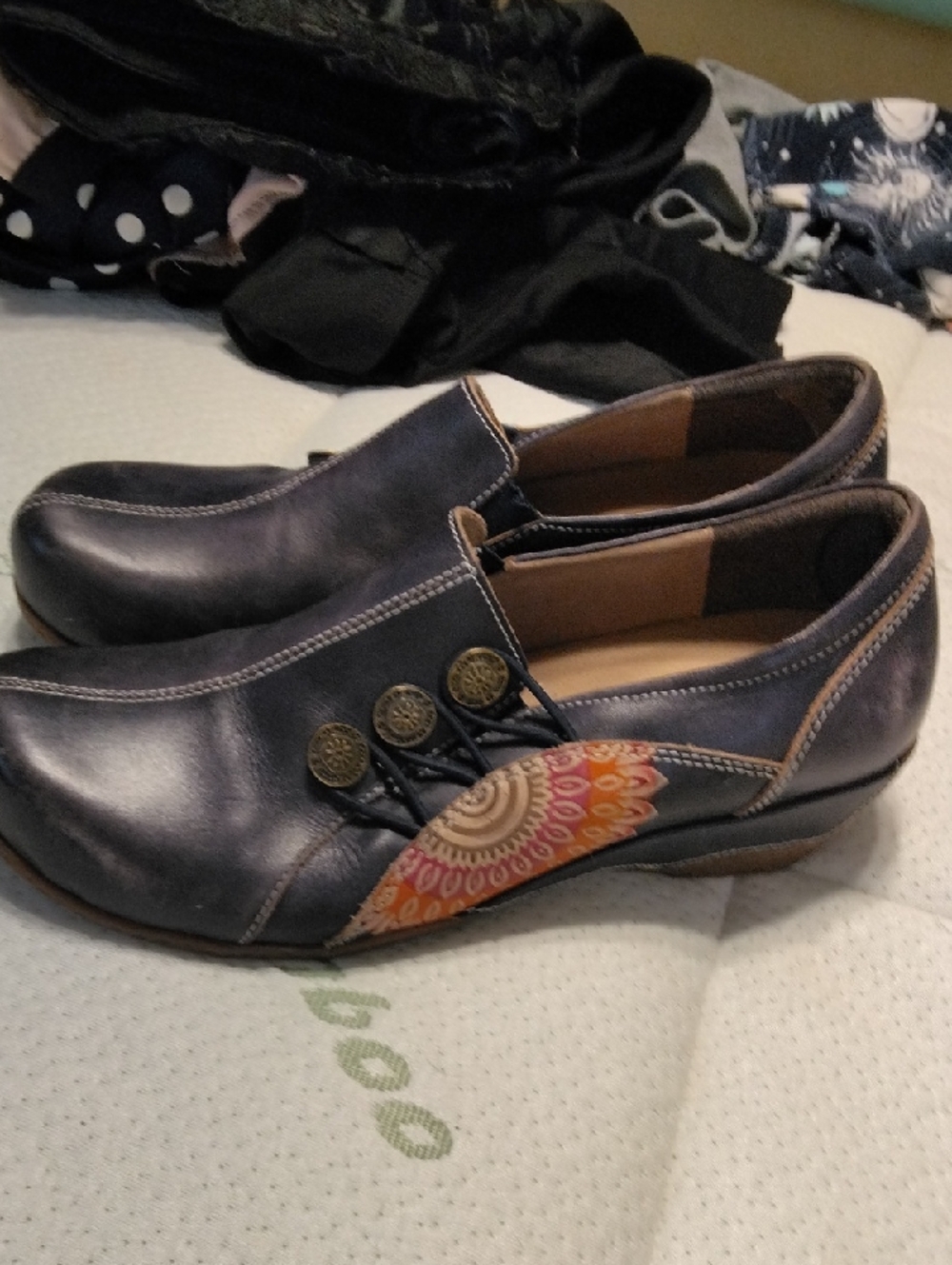 L'artiste Women's Casual Slip-On Leather Shoes in Navy with Decorative Accent